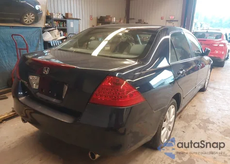 2007 Honda Accord 3.0 Se from USA, damaged, VIN 1HGCM66417A083202